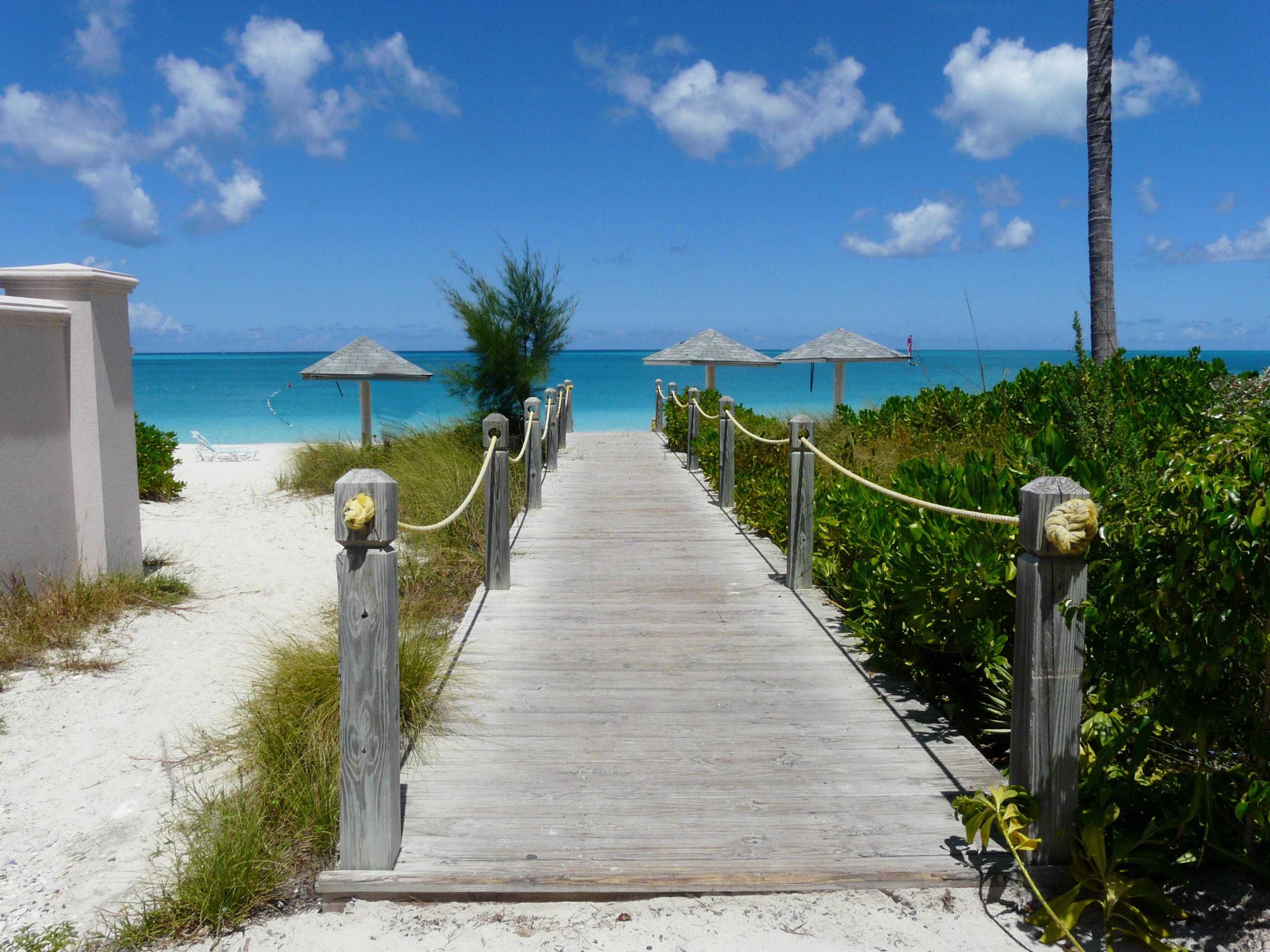 Ports Of Call Resort Grace Bay Bagian luar foto