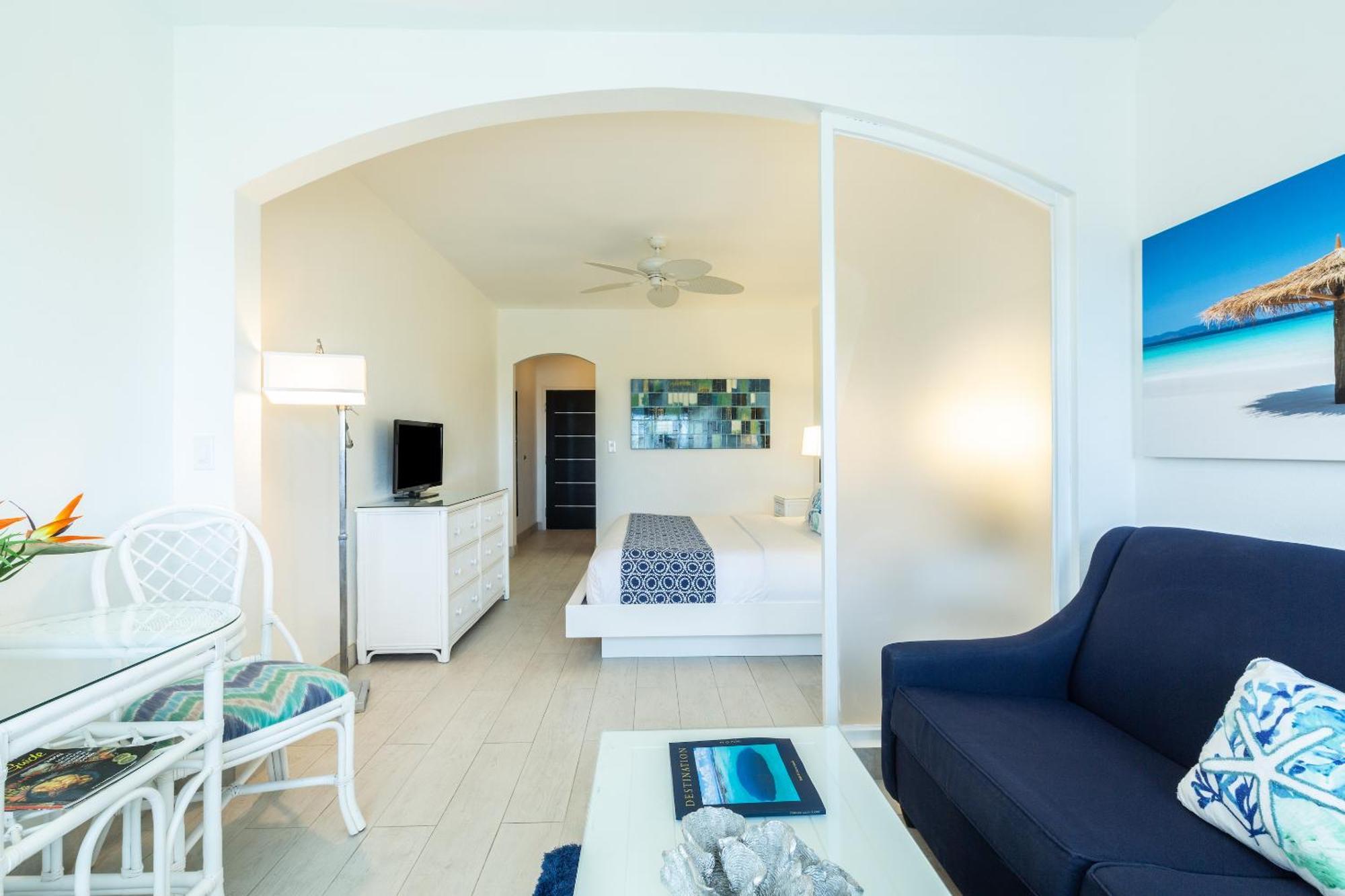 Ports Of Call Resort Grace Bay Ruang foto
