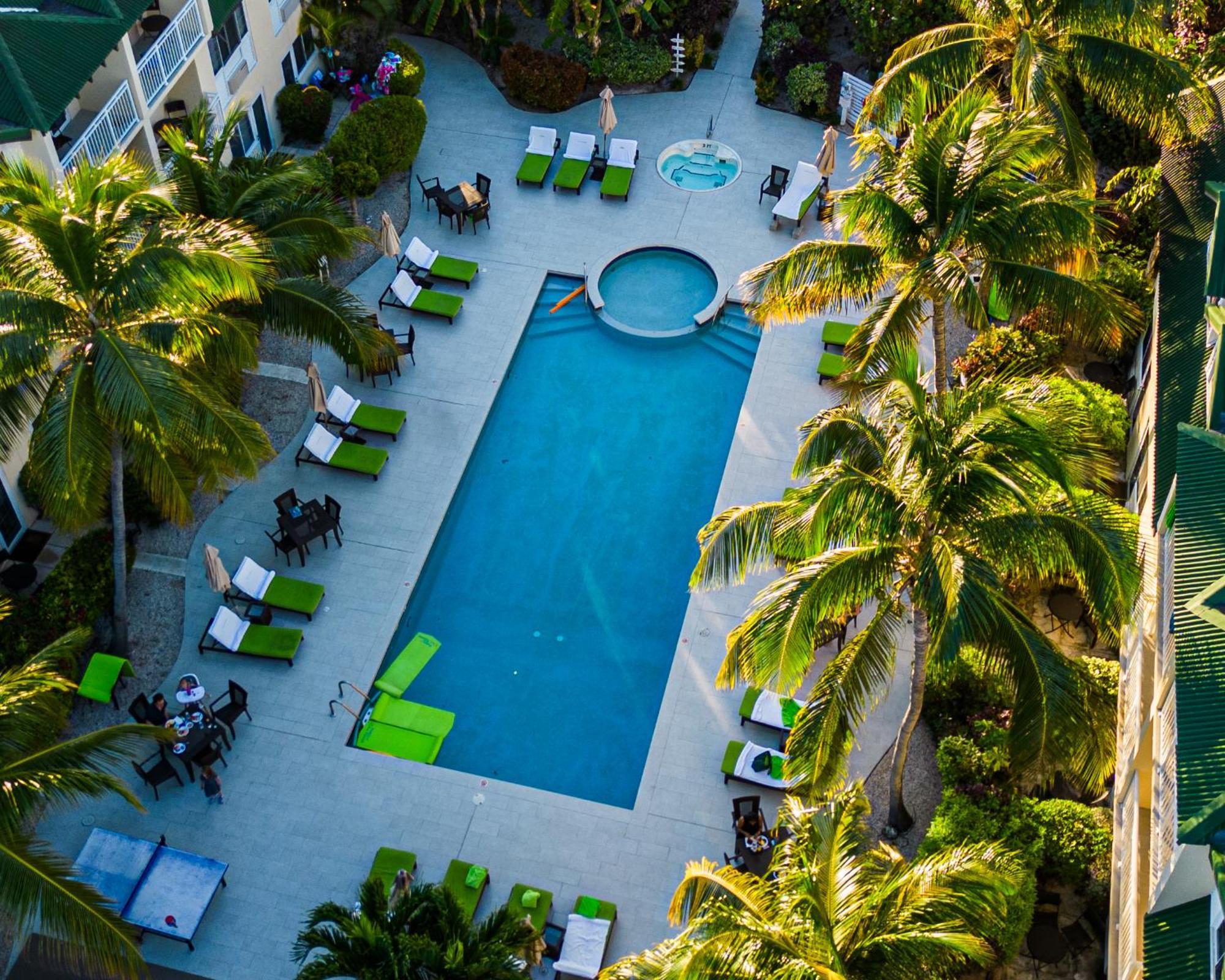 Ports Of Call Resort Grace Bay Bagian luar foto