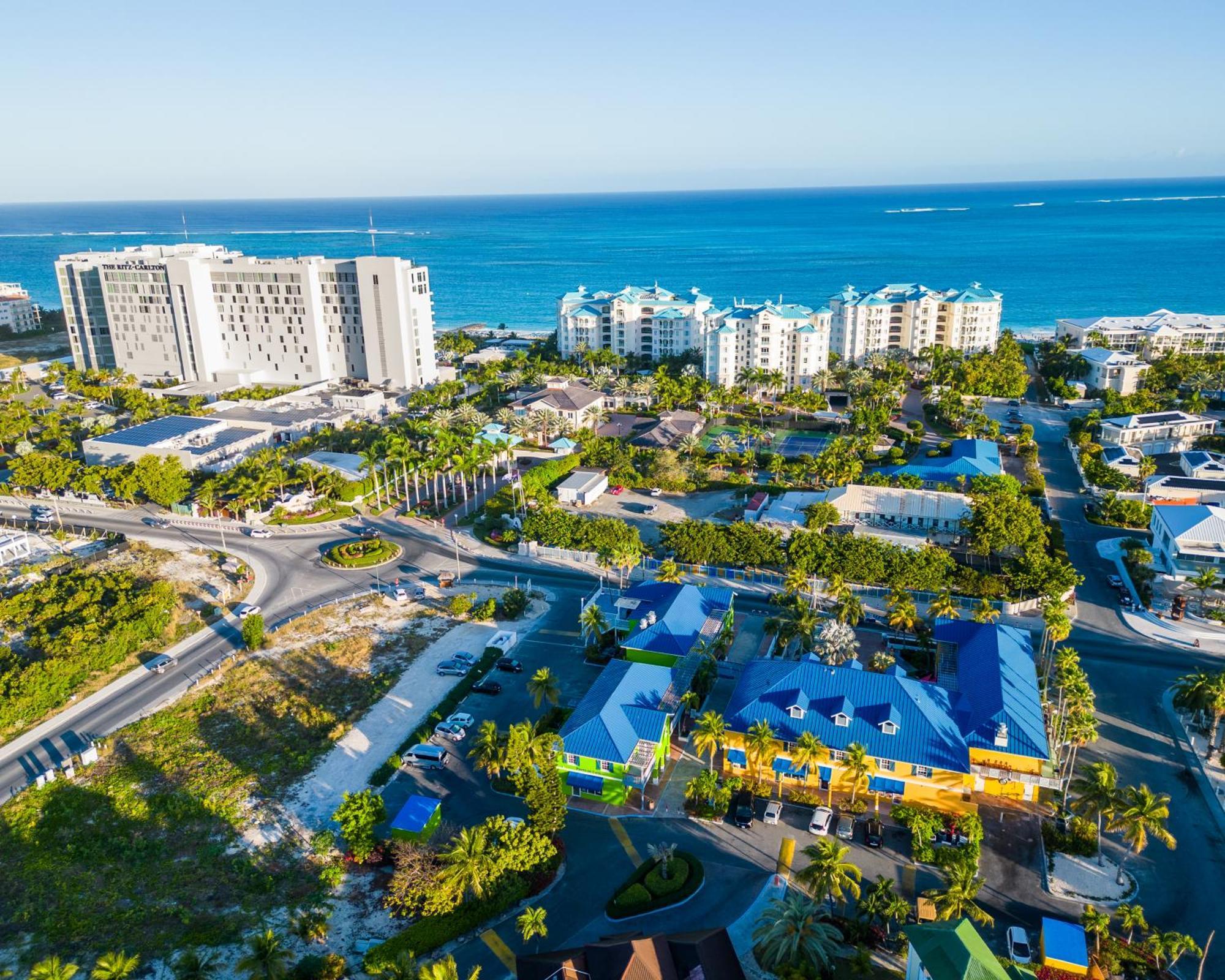 Ports Of Call Resort Grace Bay Bagian luar foto