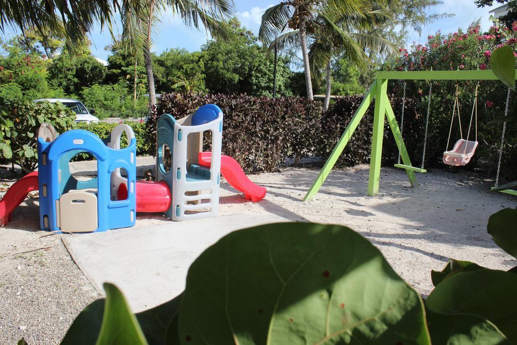 Ports Of Call Resort Grace Bay Bagian luar foto